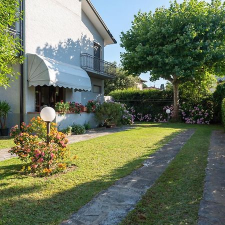 Apartment Holiday Versilia Camaiore Kültér fotó