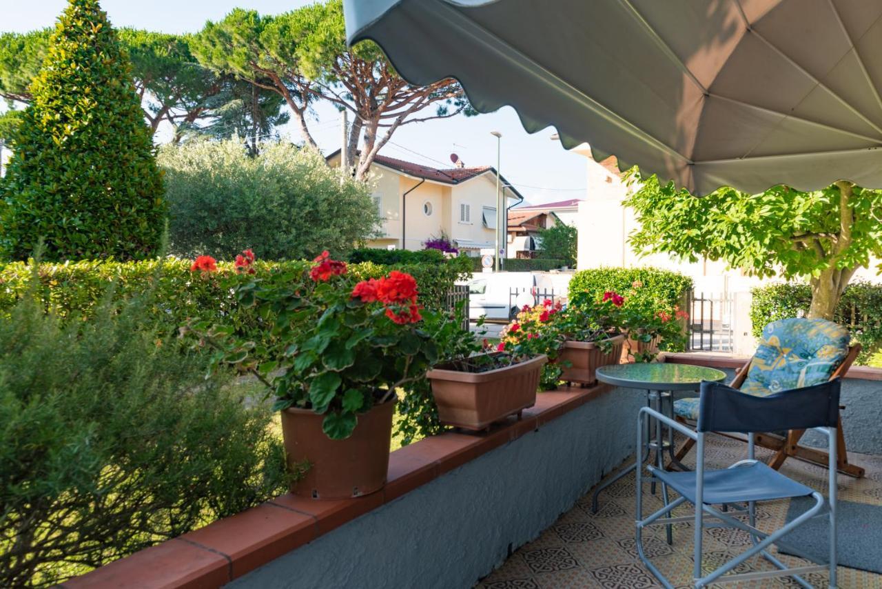 Apartment Holiday Versilia Camaiore Kültér fotó